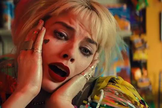 Harley Quinn và Chiếc Bánh Sandwich Trứng Hoàn Hảo